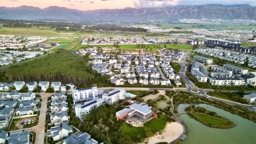 2 Bedroom Property for Sale in Somerset Lakes Western Cape
